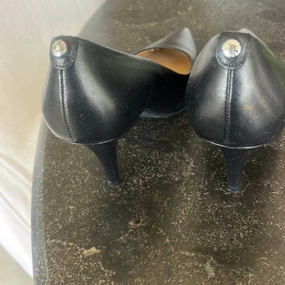 EUC Michael Kors Black leather 3” Pointed Toe Heels 8.5